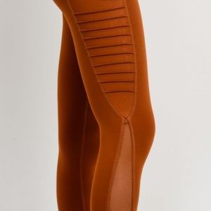 Highwaist Motto Legging Compression Capri